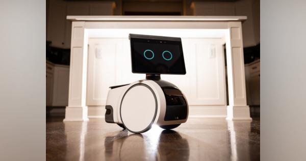 アマゾンの家庭用ロボ「Astro」レビュー：高価な玩具か、動き回る「Alexa」か