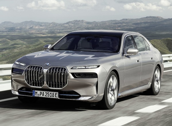 BMW の新型EVサルーン『i7』、航続は625km欧州発表