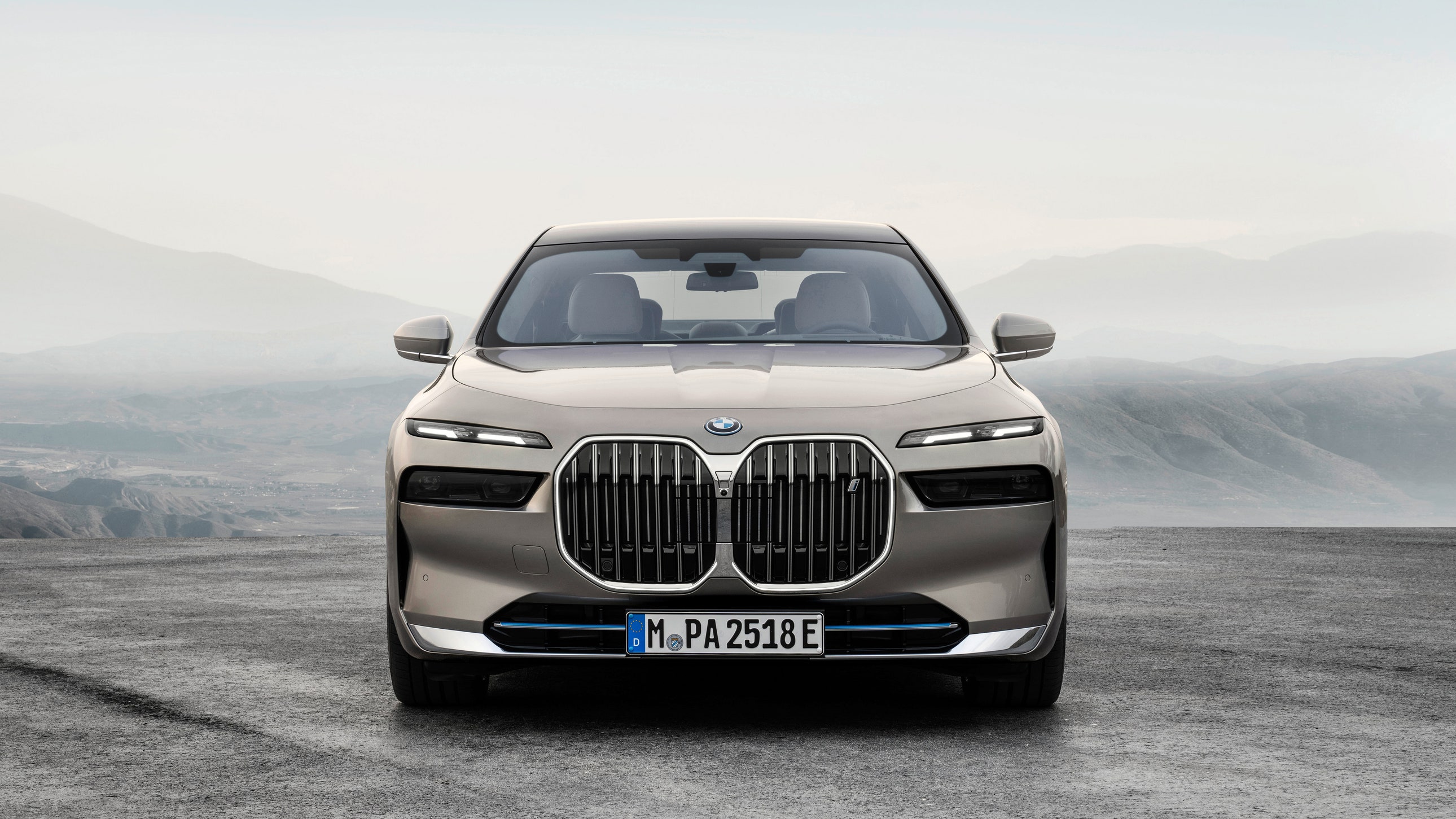 BMWのフラッグシップ「7シリーズ」、電動化による劇的なモデルチェンジの全貌（写真ギャラリー）