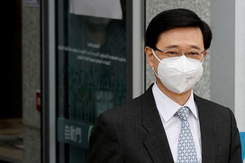香港長官選候補のユーチューブ停止、中国・香港政府が批判