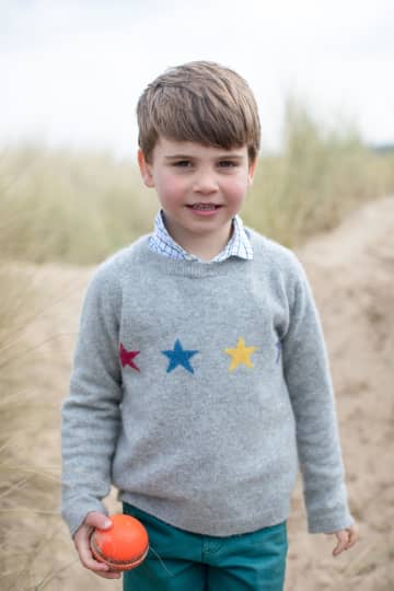 英国のルイ王子が4歳に　王室が近影公開