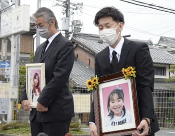 暴走事故から10年、遺族が法要　京都・亀岡で10人死傷