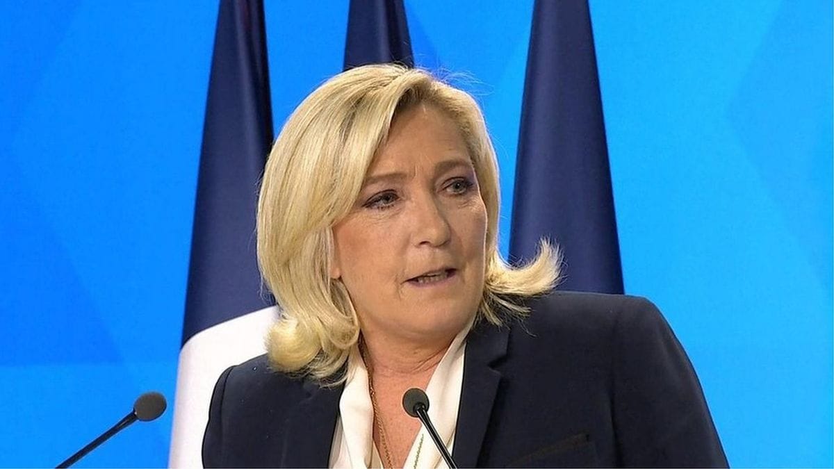 「決してフランスの人たちを諦めない」　フランス大統領選で敗れたル・ペン氏