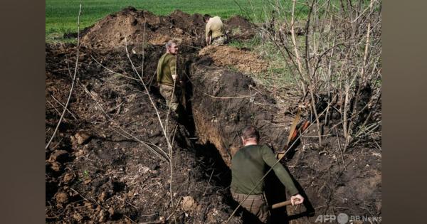 塹壕は前線兵士の生命線 ウクライナ東部