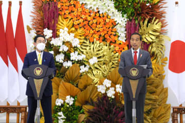 アジアでの現状変更認めず　日インドネシア首脳会談