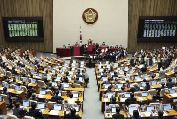 韓国検察の捜査権剥奪へ　与党が改正法案強行採決