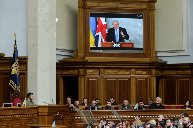 英首相がウクライナ議会で演説、追加軍事支援を確約