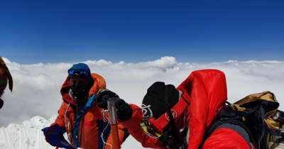 中国の科学調査隊員、チョモランマ登頂に成功