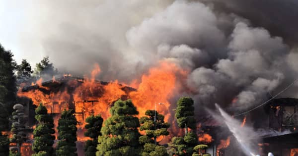 物置から出火、住宅など8棟焼ける　栗原・築館