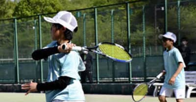 全国大会へスマッシュ！　熱戦展開、福島県小学生ソフトテニス