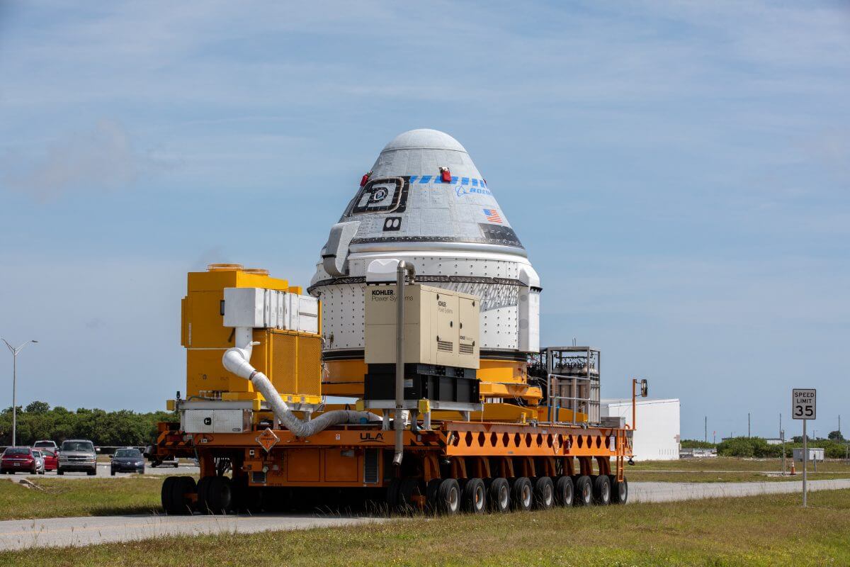ボーイング新型宇宙船「スターライナー」ロケットに搭載、5月20日に無人で打ち上げ予定