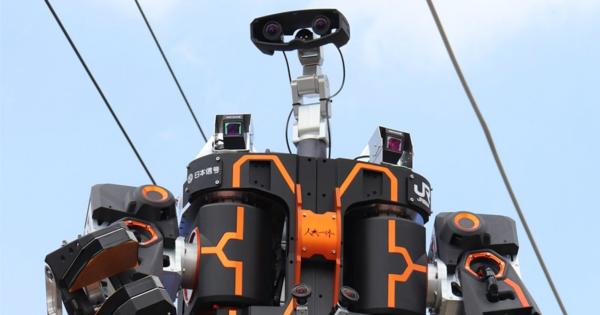 JR西日本が「人型ロボット」開発、いずれは人が乗り込む“ガンダム型”も？