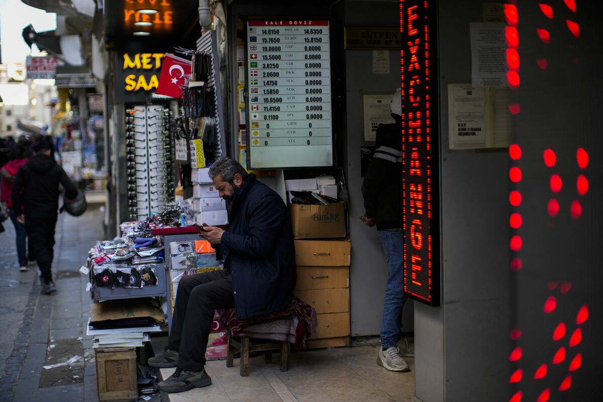 通貨安、インフレ加速に悶絶するトルコ経済が示唆する明日の日本