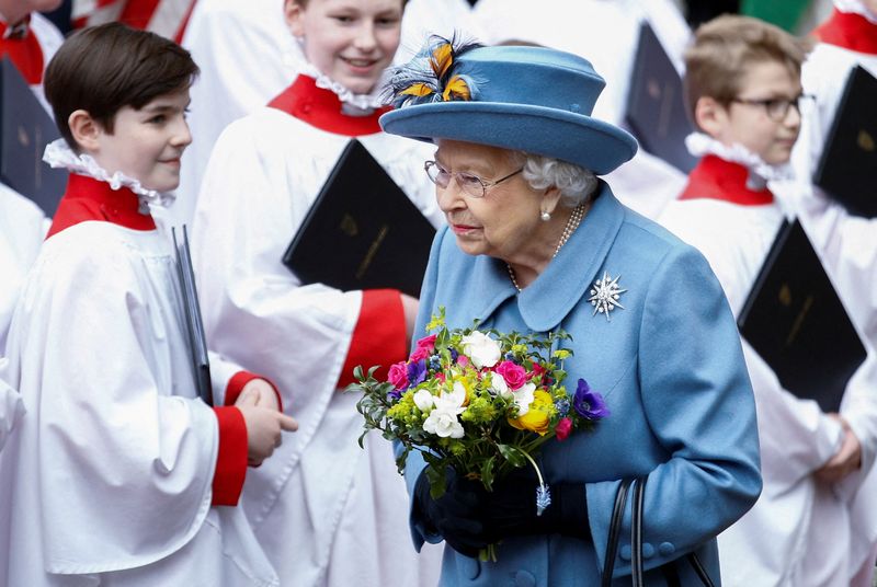エリザベス英女王、議会開会式を欠席　移動の問題で