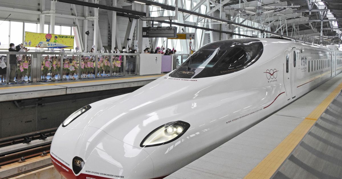 西九州新幹線「かもめ」初走行　長崎で試験、住民歓迎