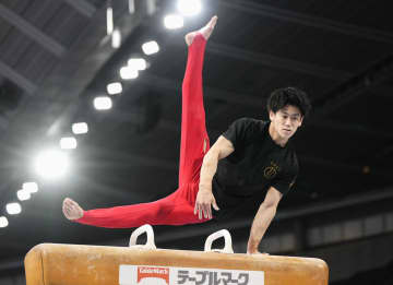 体操、橋本「膝以外の関節痛い」　NHK杯、14日開幕