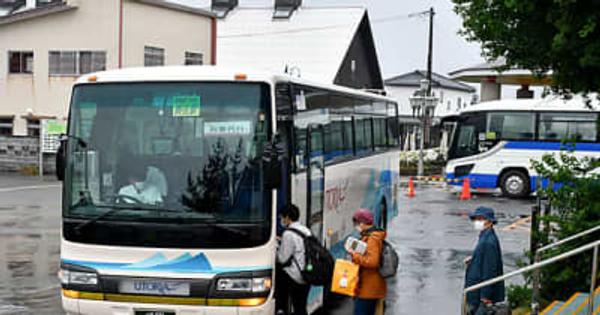 新たな足、沿線住民乗せて　陸羽西線代行バス、運用始まる
