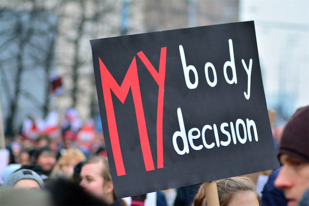 米中間選挙、中絶の権利が新たな争点に　情勢さらに複雑化