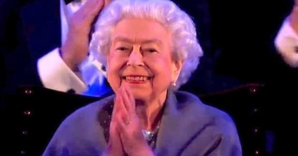 エリザベス英女王、即位70周年記念の馬術ショーに出席