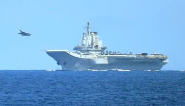 中国空母の発着艦続く、沖縄南方　自衛隊が警戒