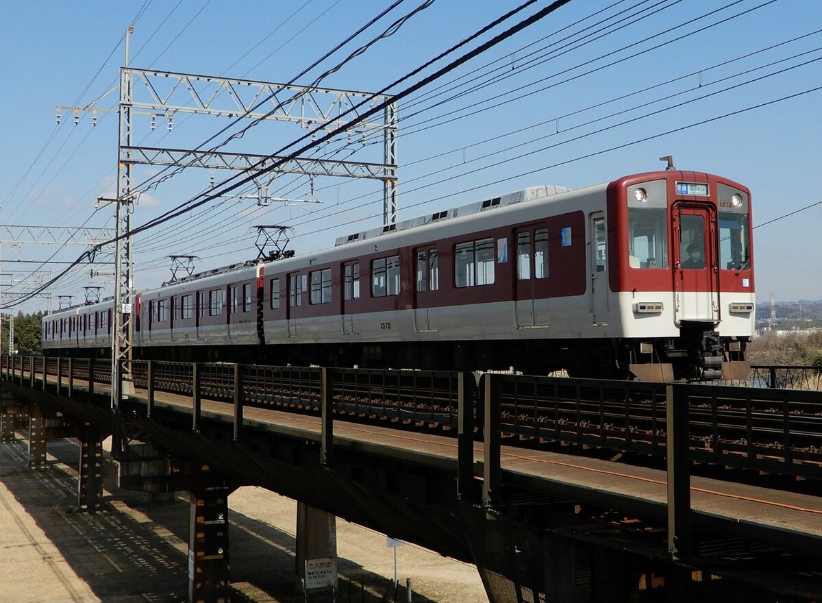 近鉄京都線で架線トラブル、京都ー新田辺間で一時運転見合わせ