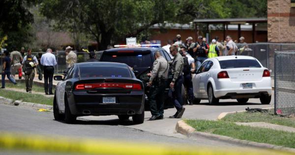 米テキサスの小学校で銃乱射　児童ら１５人死亡　容疑者は高校生