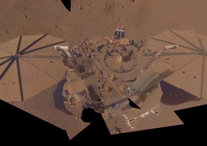 NASAの火星探査機「インサイト」が最後のセルフィーを撮影