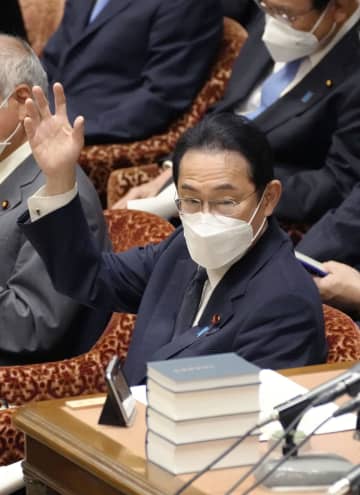 外国人観光客もマスク着用徹底を　首相「日本のルールに従って」