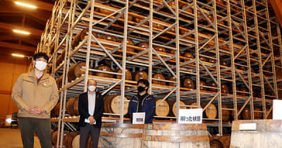 国産ウイスキー熟成庫お披露目　井波で内覧会、「原酒の味に期待して」