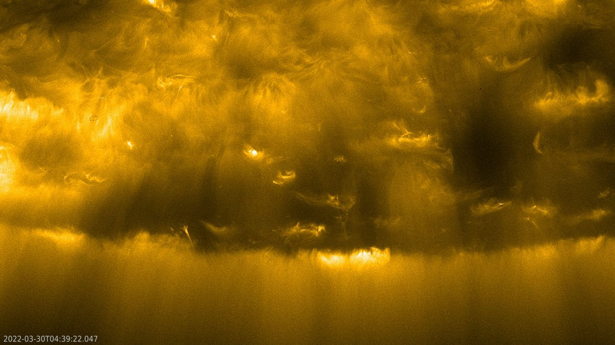 太陽の高解像度画像　欧州の探査機「ソーラー・オービター」が撮影