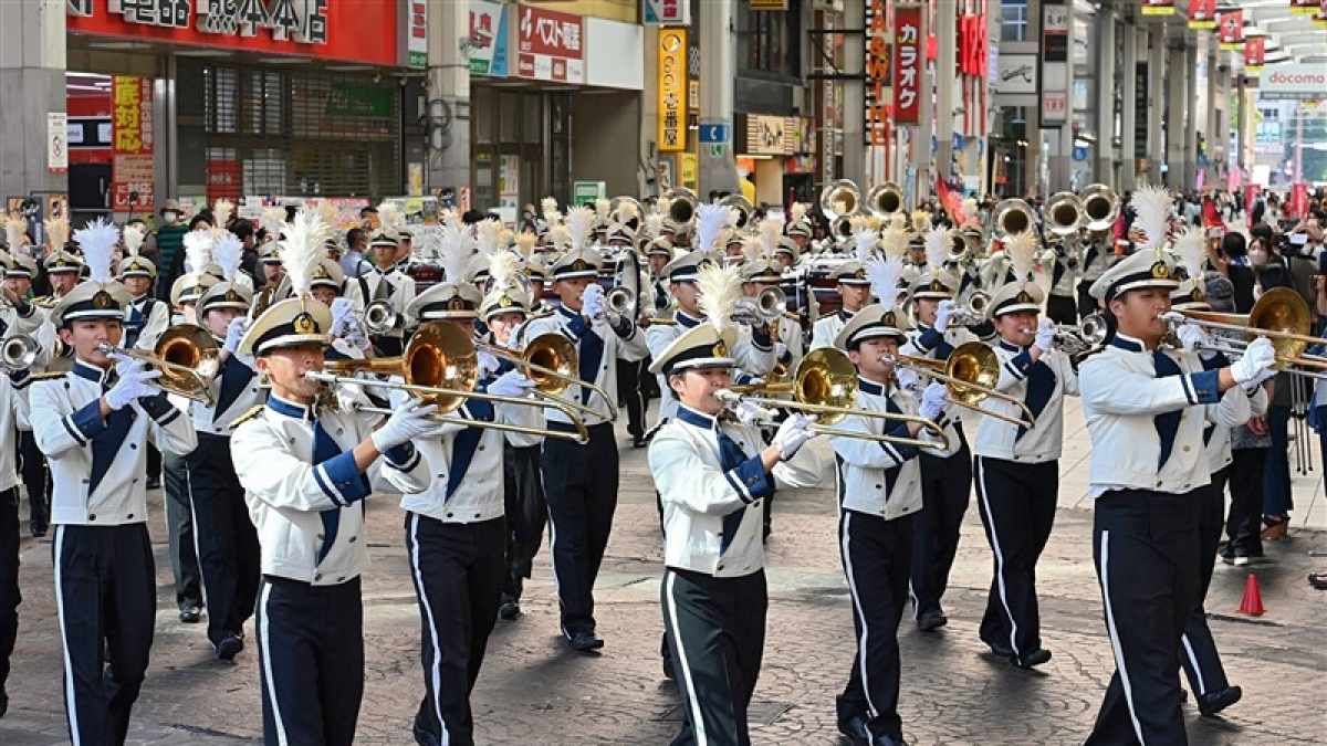 熊本県高校総合文化祭が開幕、熊本市でパレード　全部門開催は3年ぶり
