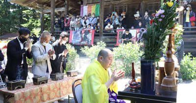前田慶次ファン、411回忌に集う　米沢、3年ぶり供養祭
