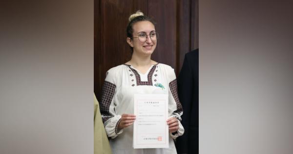 ウクライナ避難民がALT補助に　京都市教委が採用「生徒のために頑張る」