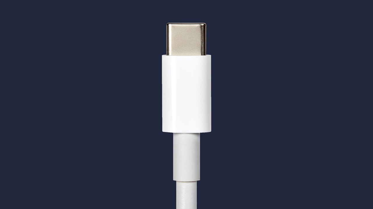 ついにLightningケーブルが廃止に？ 充電ポートを「USB-C」に統一するEUの決定が、iPhoneの“規格変更”を迫っている