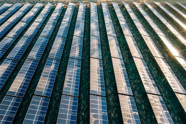 フィリピンで「世界最大の太陽光発電所」計画、建設費4000億円