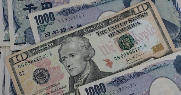 円は対ドルで24年ぶり安値更新、タカ派ＦＲＢ意識－一時135円59銭