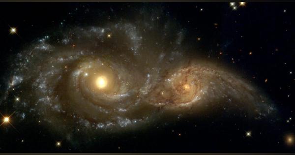 衝突する運命にある2つの渦巻銀河。ハッブル宇宙望遠鏡の画像を振り返る