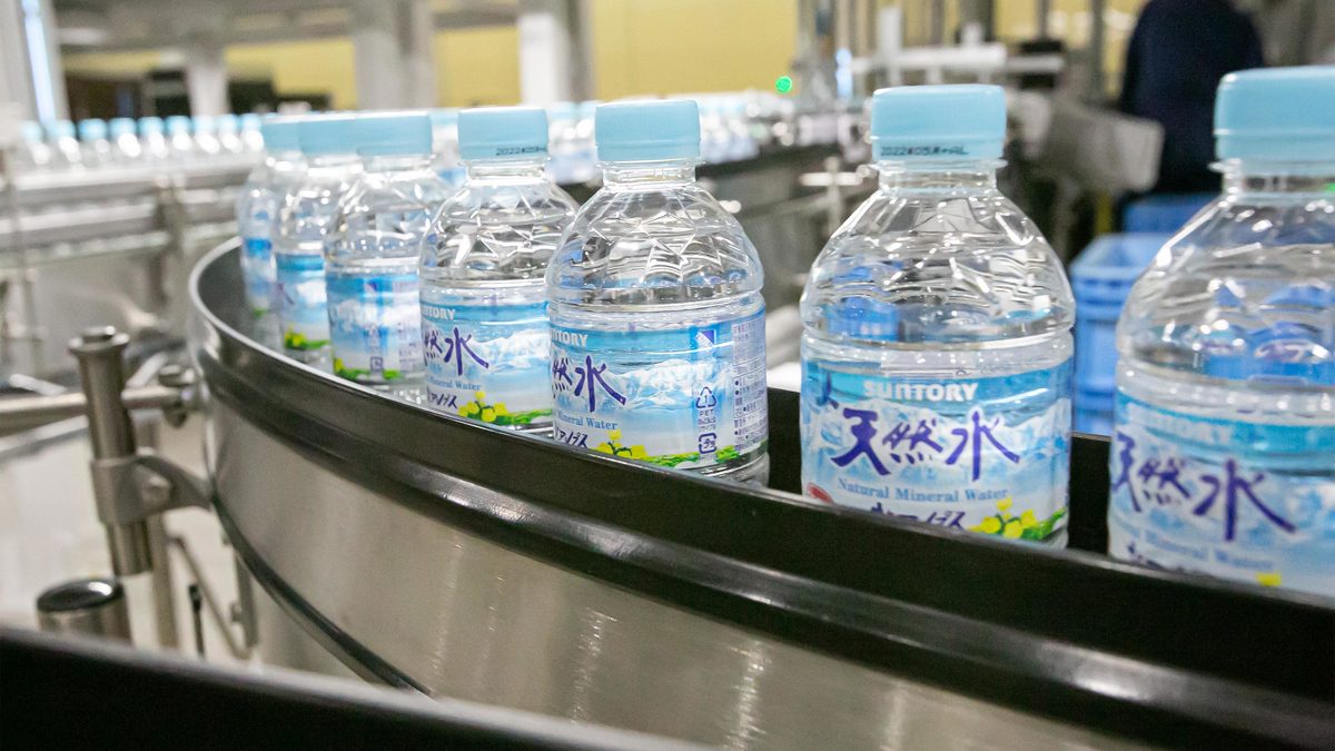 日本で初めて｢天然水｣を商品として売り出した...サントリーの｢水｣が日本で一番売れているワケ