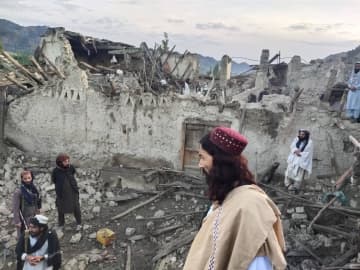 アフガン地震、1000人超死亡　家屋倒壊、多くが下敷きか