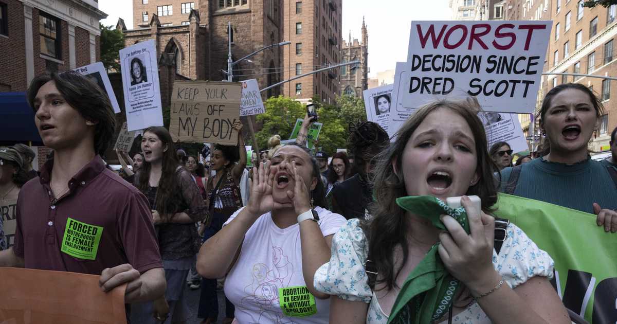 米各地で中絶擁護派の抗議デモ　反対派は歓声