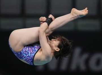 荒井が女子高飛び込み準決勝へ　世界水泳第9日、板橋落選