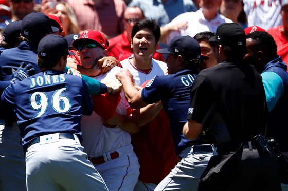 【MLB】エンゼルス、マリナーズと大乱闘で8人退場　殴り合い勃発、大谷翔平も相手選手止める