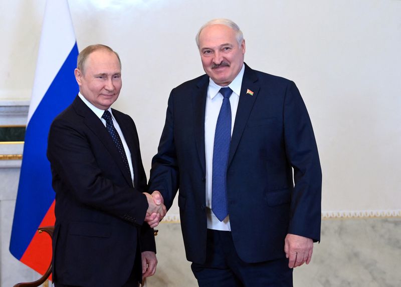 ロシア、ベラルーシに核搭載可能ミサイル供与へ　プーチン氏表明