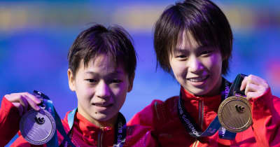女子10メートル高飛び込み、中国が金銀独占　世界水泳