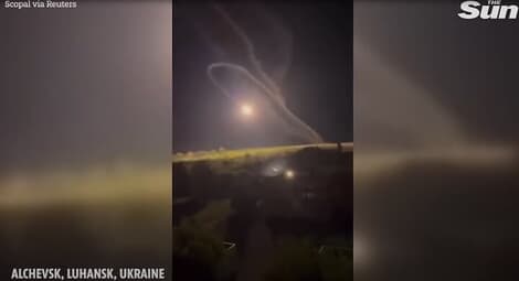 【映像】ロシアの地対空ミサイル、Uターンして発射地点へ？