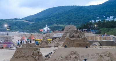 浙江省舟山市で砂彫刻フェス開催　景勝地に夏の趣