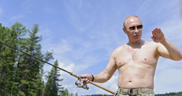 「脱ごうか?」「気持ち悪い」プーチン氏の上半身裸めぐり非難合戦