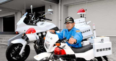 ミニ白バイは隊員お手製　県警交機隊イベント用　子の乗車安心サイズ