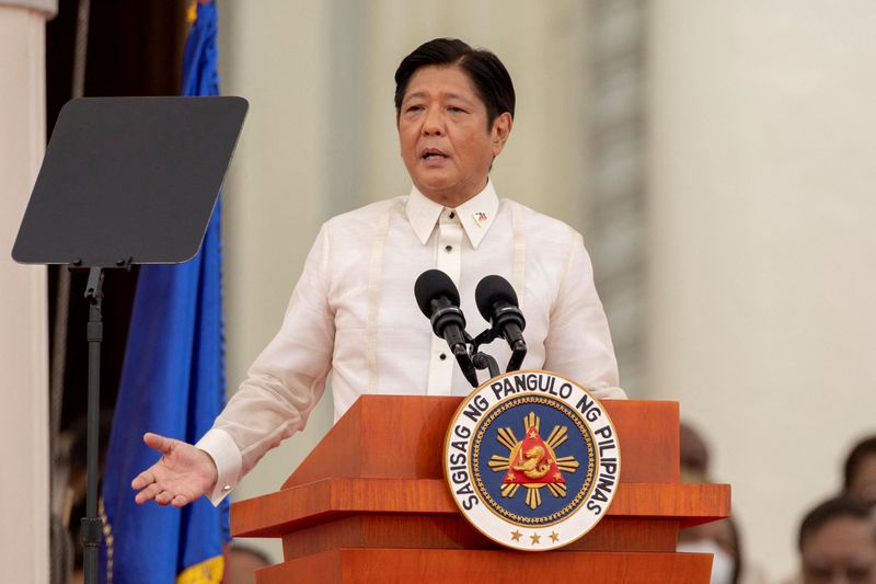 フィリピン大統領、対中関係改善に意欲　中国外相の訪問控え