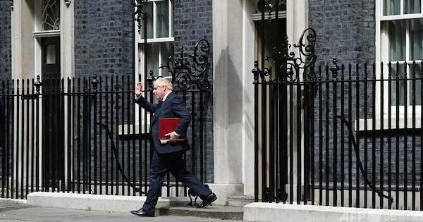 英政権から30人超離反 ジョンソン首相、閣僚の辞任要求拒否